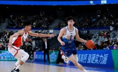 乐鱼体育新闻-季后赛首轮悬念重重，谁能笑到最后