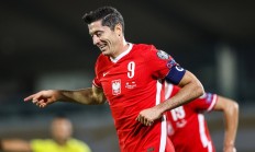 乐鱼体育app-波兰逆转罗马尼亚，保持不败纪录