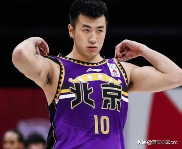 顶尖球队争夺荣誉，精彩连场