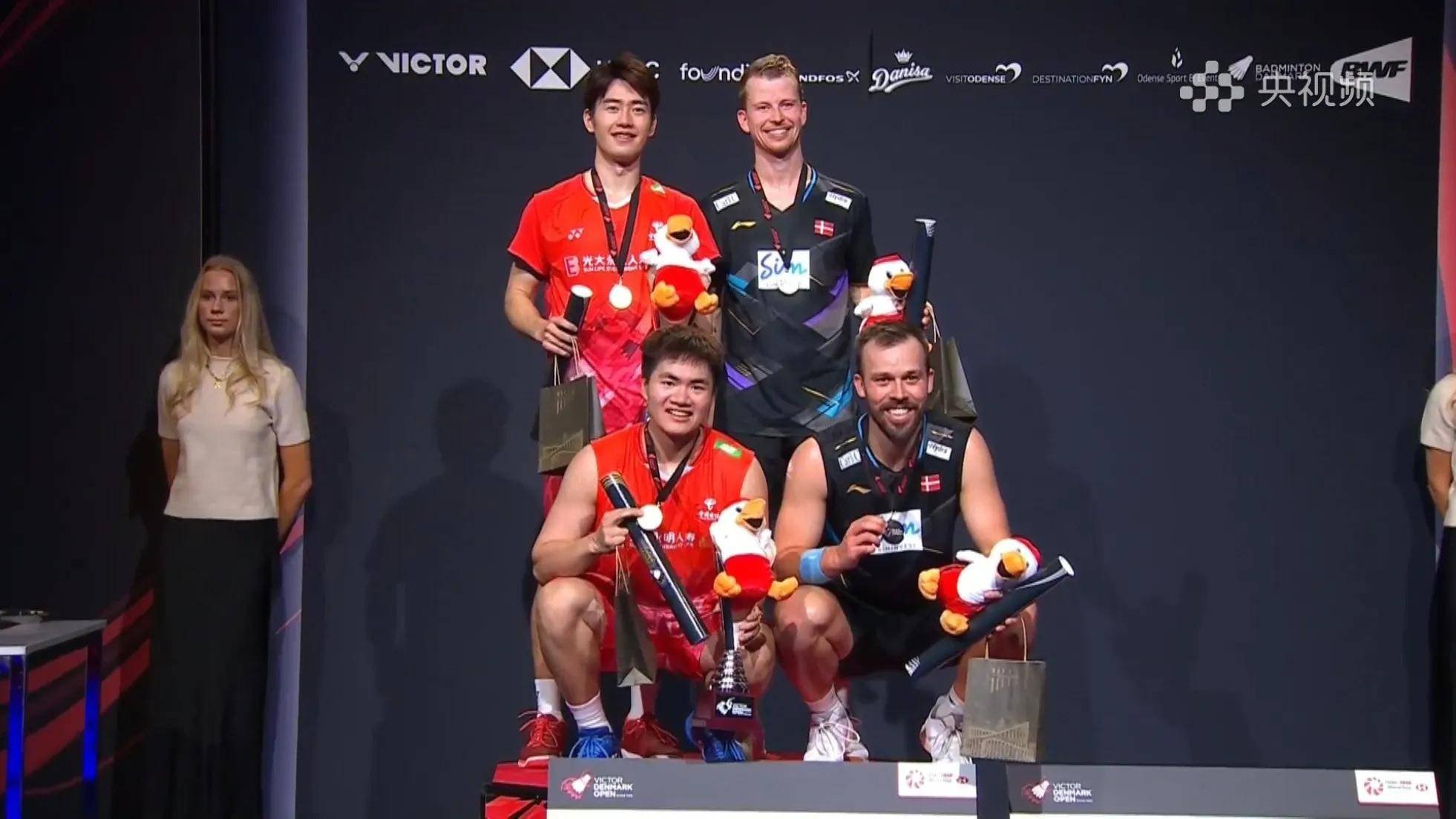 全英乒乓球名将再次实现逆袭 全英乒乓球名将再次实现逆袭