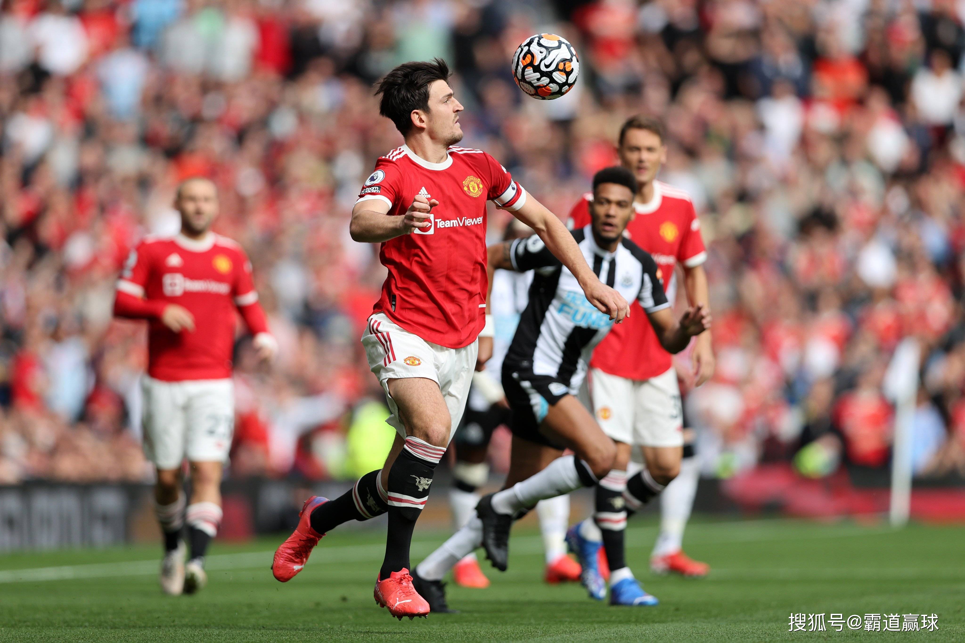 曼联击败巴萨,晋级可能性增加 曼联击败巴萨,晋级可能性增加