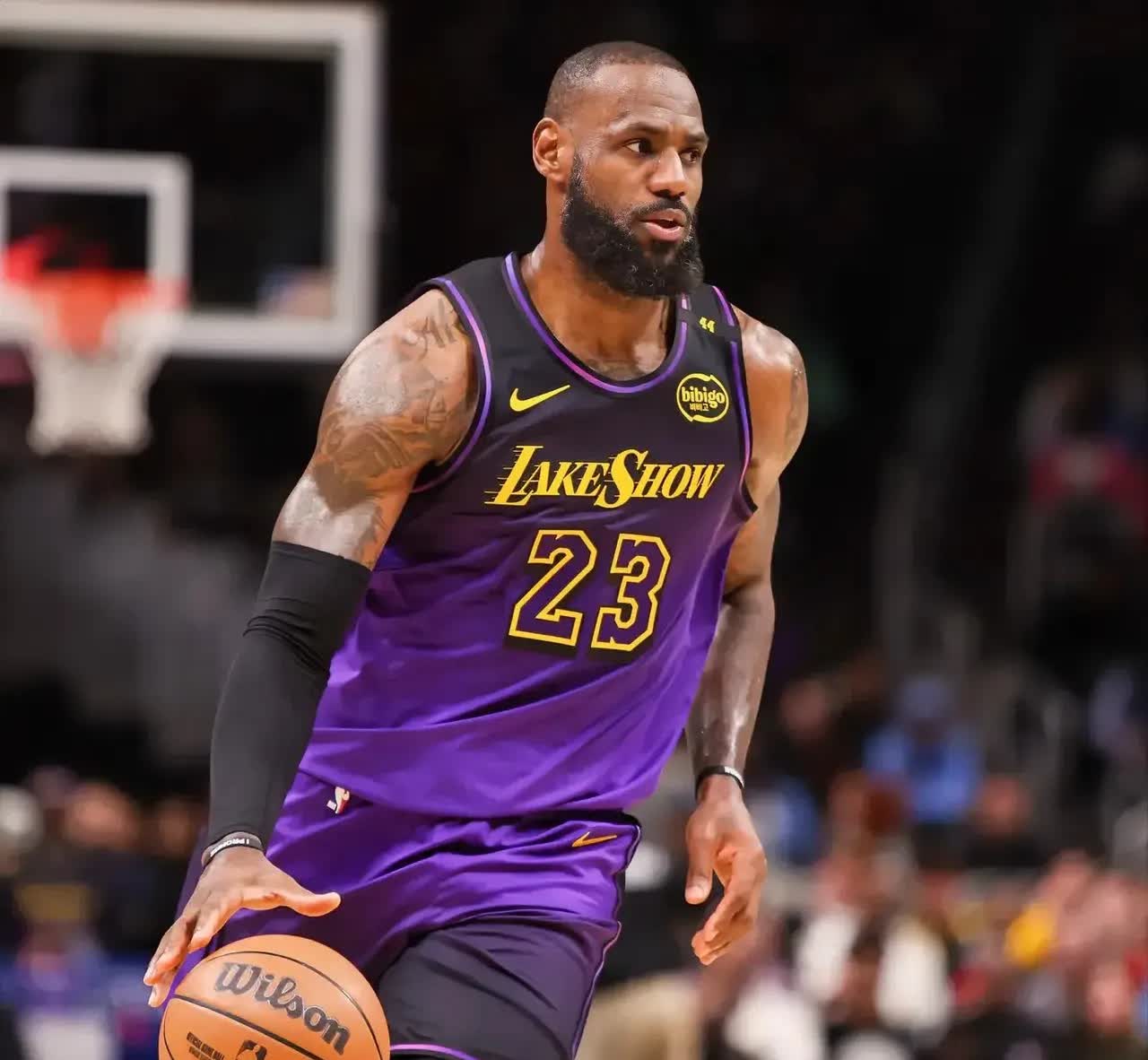 湖人大胜独行侠,保持不败 湖人大胜独行侠,保持不败