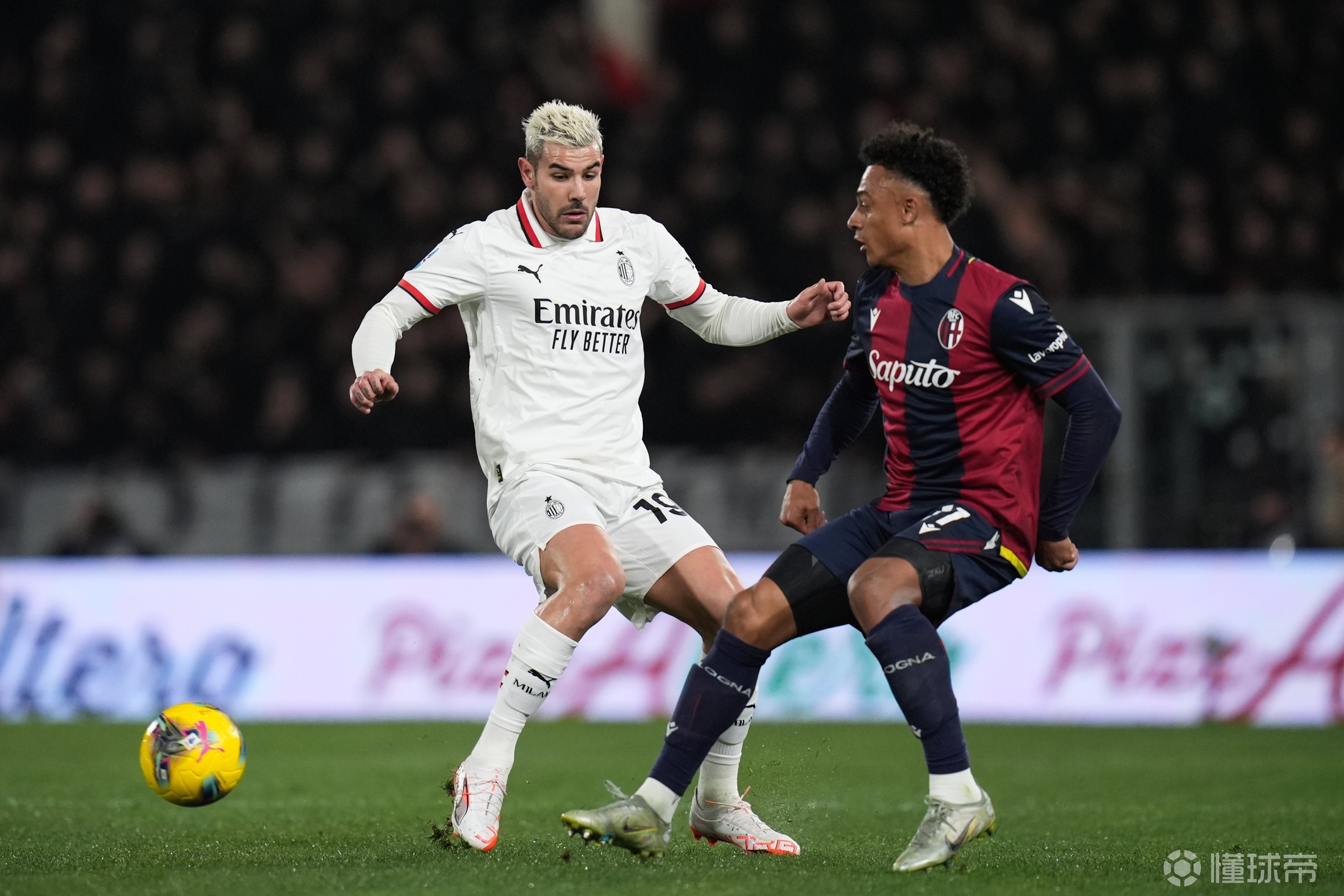 意甲比赛中球迷发生暴力事件