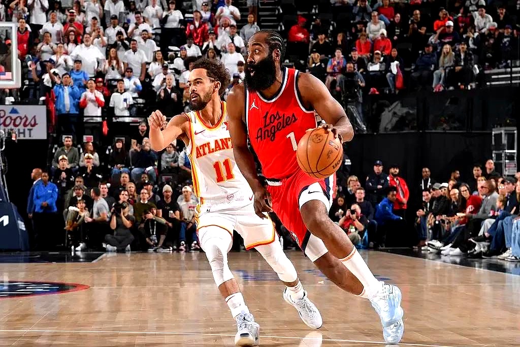 包含火箭击败爵士，哈登砍下40+29+10的词条