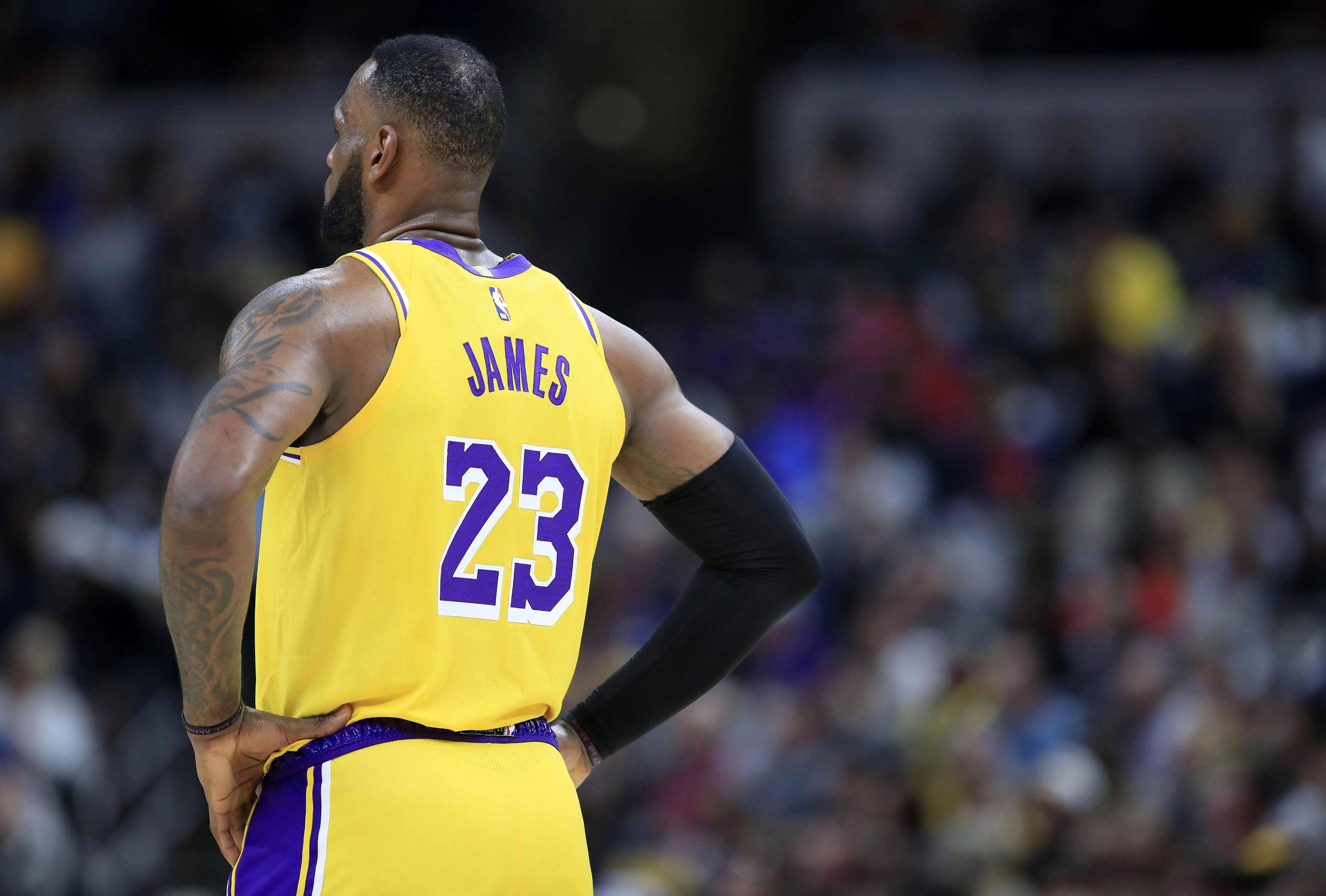 湖人主场大胜国王，取得三连胜