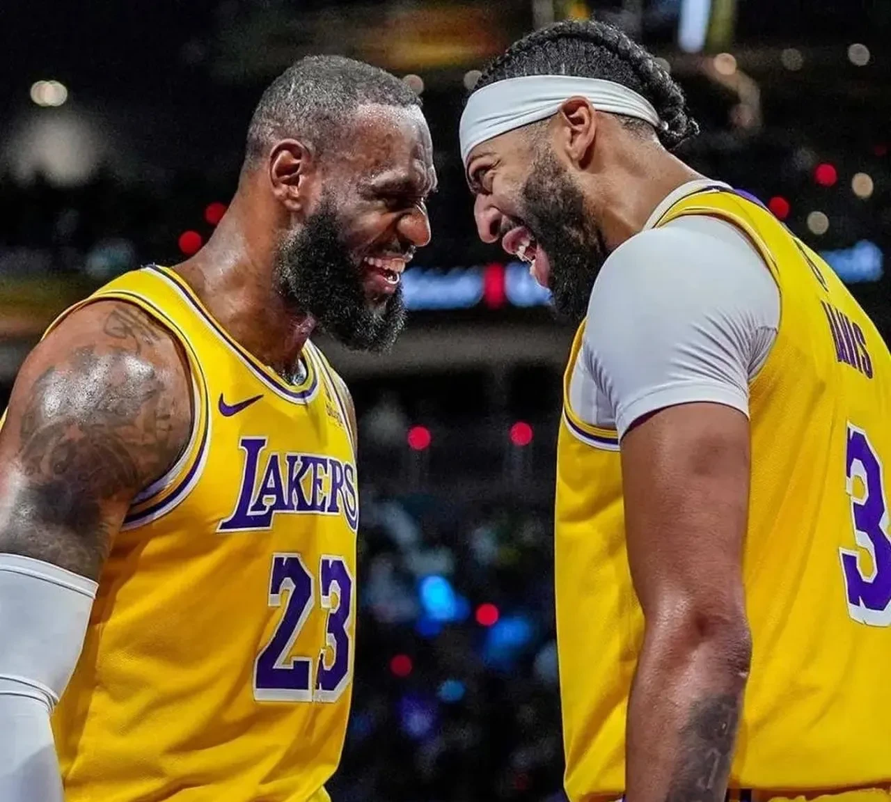 独行侠击败湖人,詹姆斯失误频频 独行侠击败湖人,詹姆斯失误频频