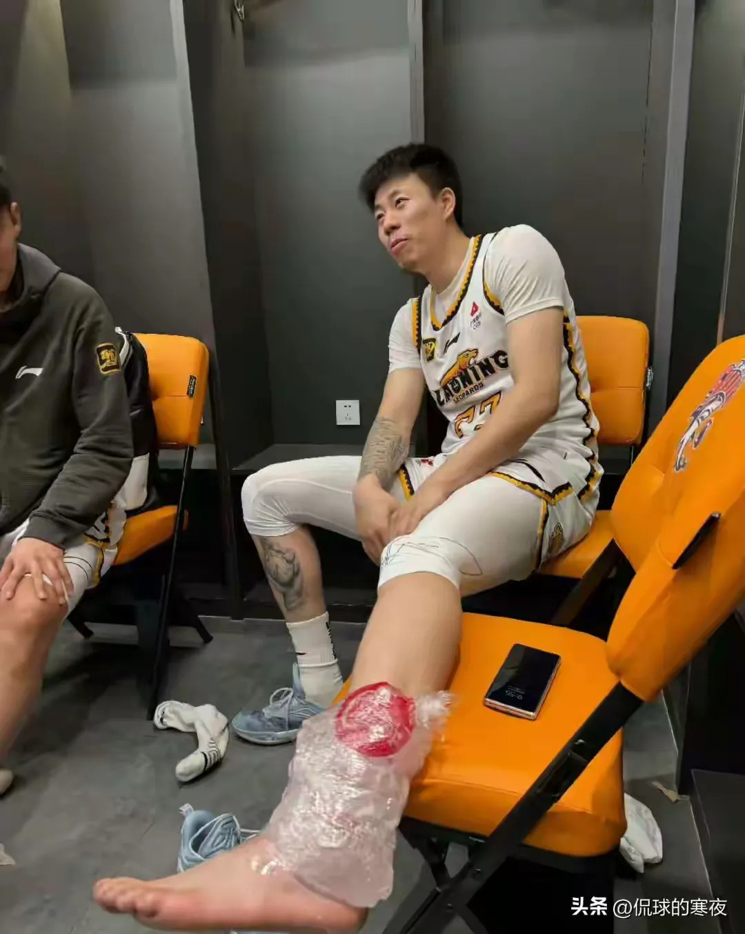 包含篮球明星接连伤退｜让球迷心疼的词条