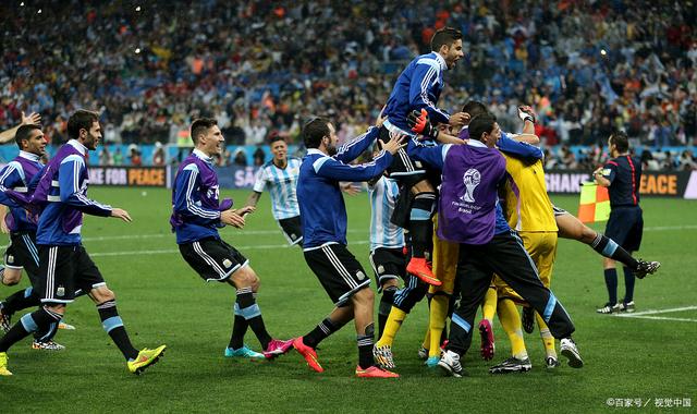 阿根廷对决荷兰，双方争夺小组第一