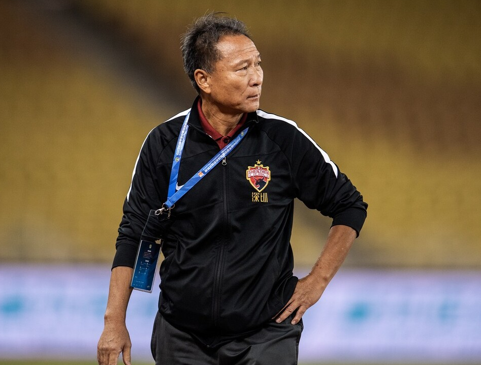 沙尔克04终结连败，挽回颓势